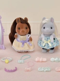 Les Amies Poney Et Leur Kit De Coiffure - SYLVANIAN FAMILIES Blanc - Sylvanian -Enfants Jeux Magasin les amies poney et leur kit de coiffure sylvanian families 5
